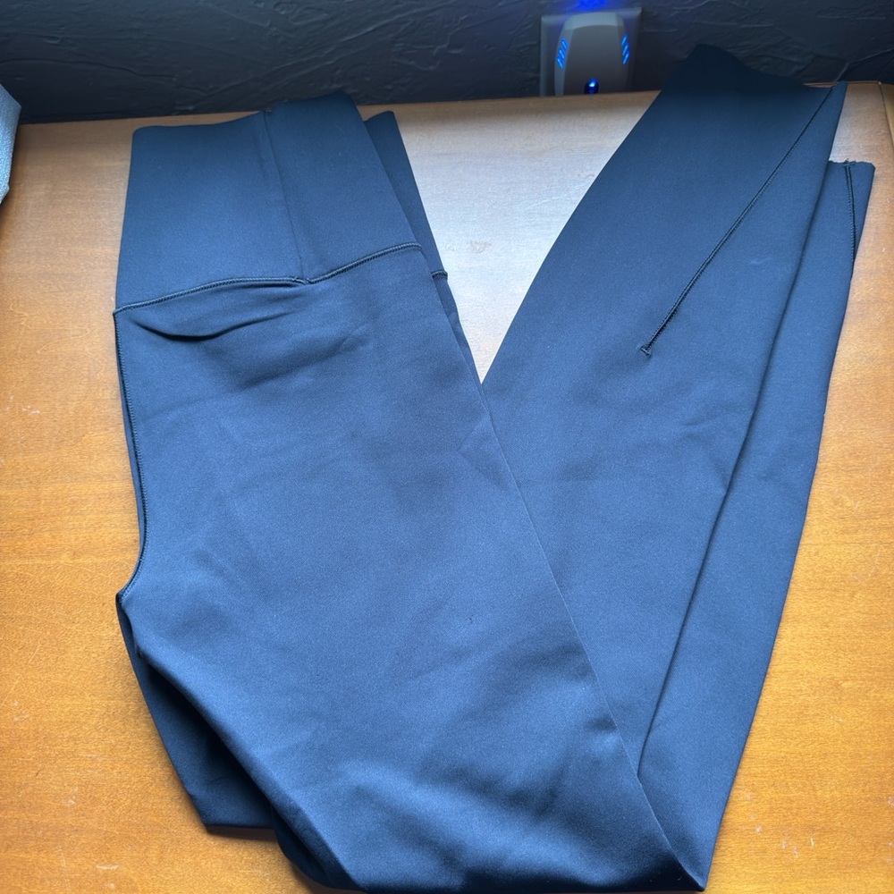 Vuori black leggings